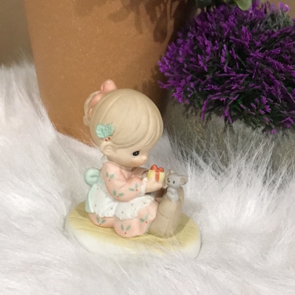 Precious Moments - Sharing the Season with You - Picture 6 of 6